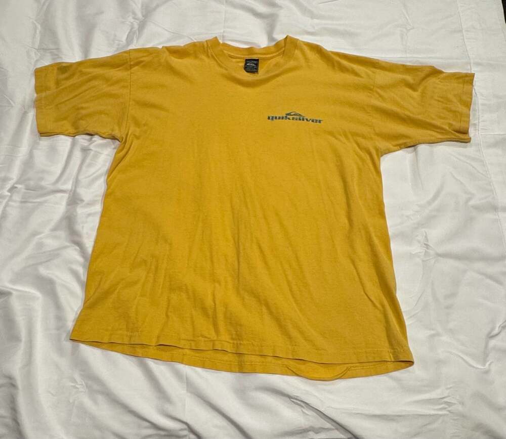 Vintage 90’s Quiksilver T-Shirt X-Large Yellow Logo Graphic Y2K